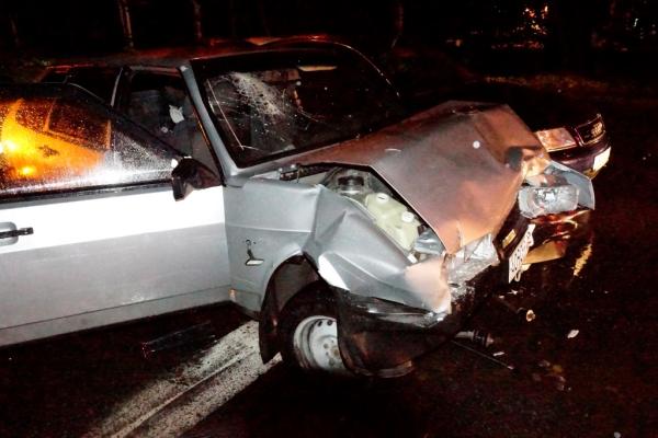 В Махачкале в аварии с легковушками пострадали два человека